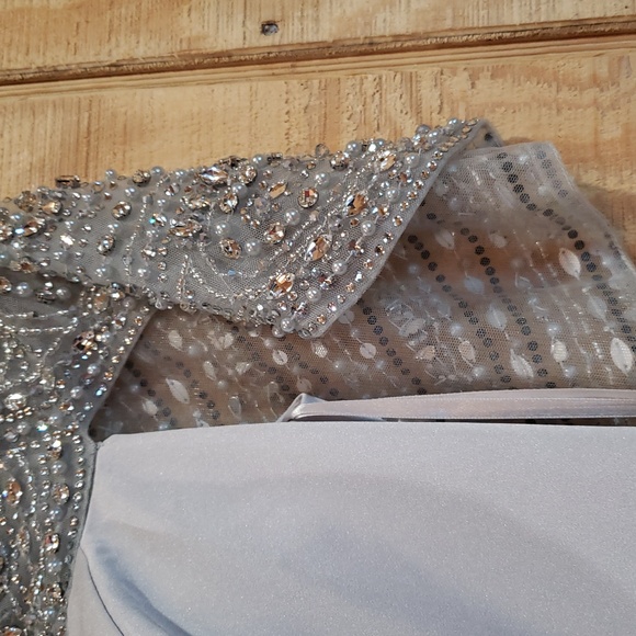 Alexander By Daymor NWT Quartz Silver Rhinestone Cape Maxi Ballgown Size 4 #1569 - Picture 6 of 13
